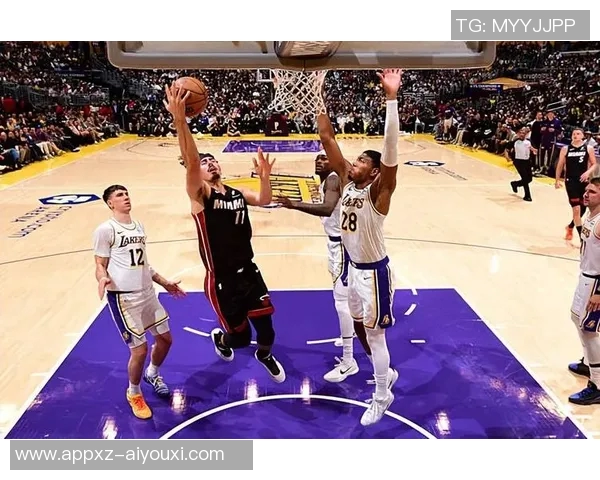 哈克斯三节狂砍27分7篮板湖人曾错失席菲诺的遗憾重现